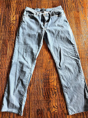 34 Heritage Charisma Comfort-Rise Classic Straight Leg Jeans Waist 35 Like New